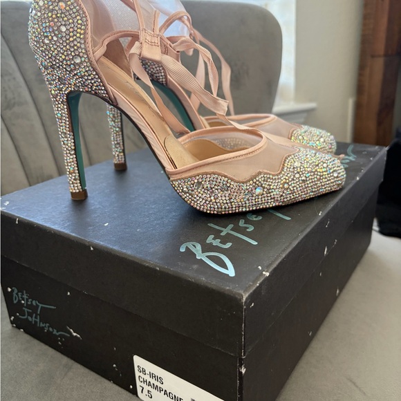 Betsey Johnson Sparkling Rhinestone Heels - cream and Silver - Picture 3 of 4